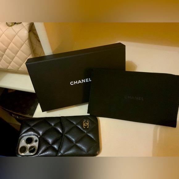 CHANEL Accessories - CHANEL Black Quilted Leather Phone Case